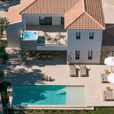 Queen Of Zakynthos Luxury Villas アモウディ エクステリア 写真