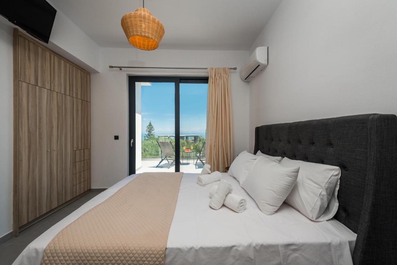 Queen Of Zakynthos Luxury Villas アモウディ エクステリア 写真